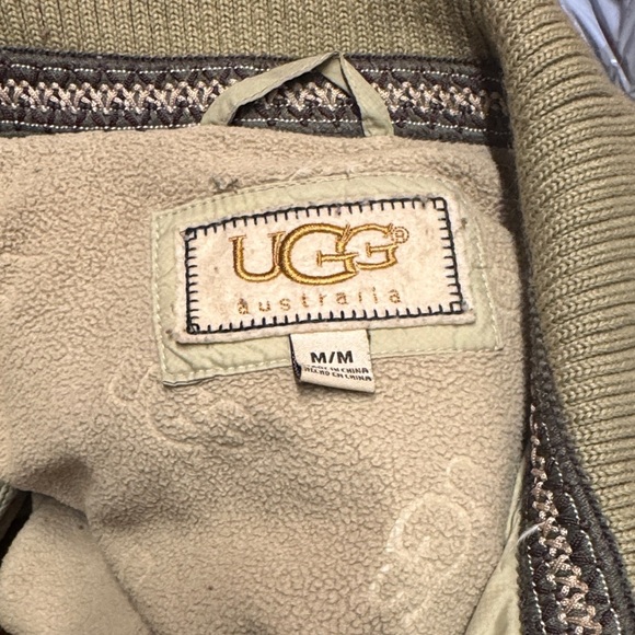 UGG Australia Men's quilted down puffer Beige Vest Size Medium - Picture 7 of 11